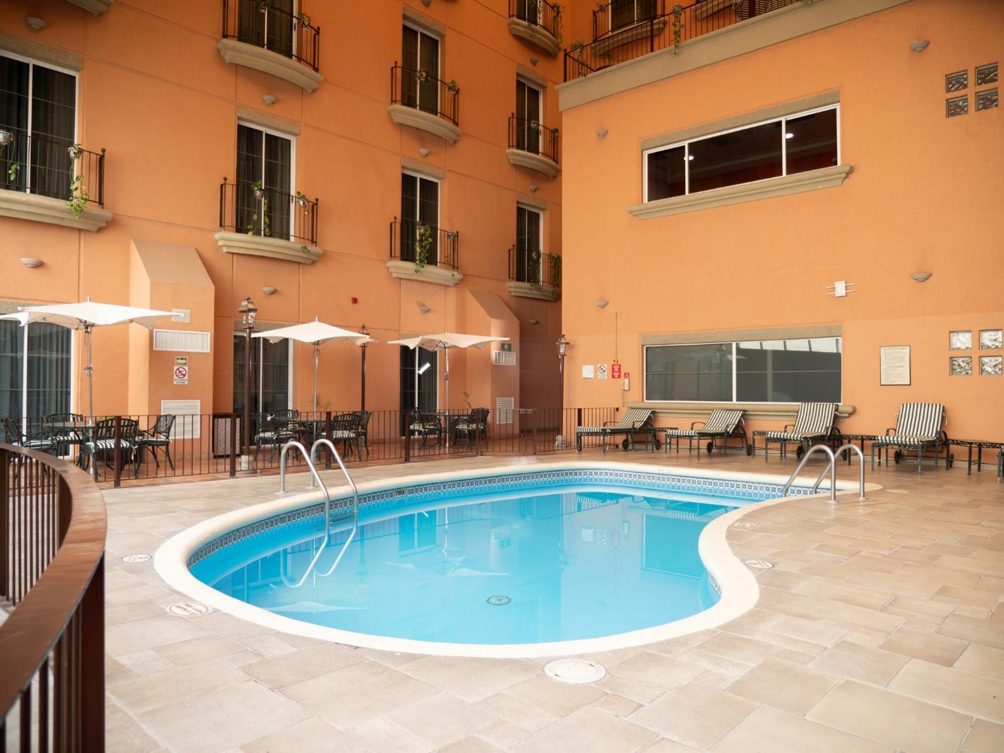 Holiday Inn Express Silao-Aeropuerto Bajio By Ihg Exterior foto